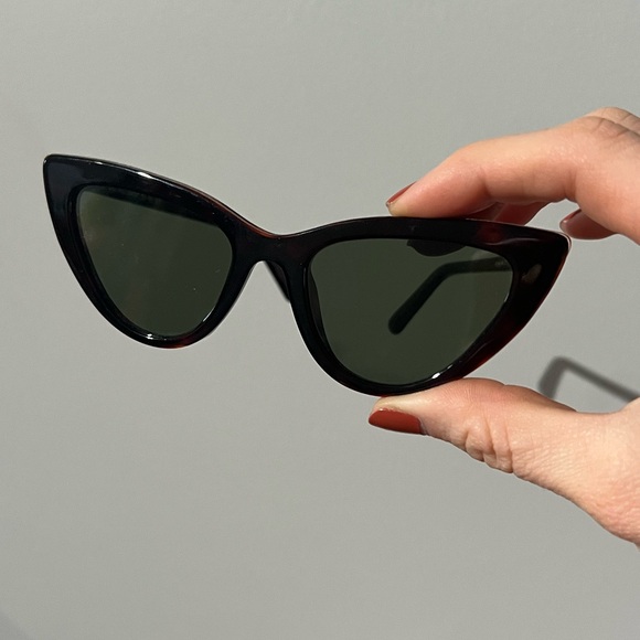 Women’s Black Cat Eye Sunglasses main image 5